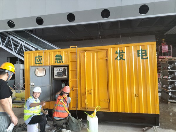 巴青怎样判断空气滤清器是否需要更换？
